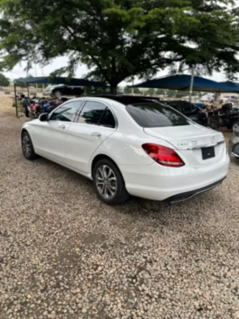 Mercedes-Benz C 300   - 2015