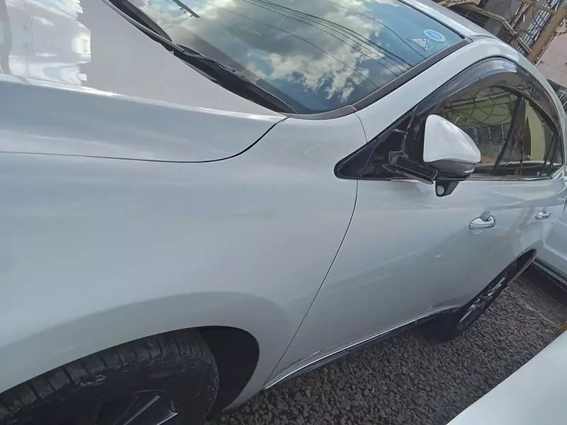 Toyota Harrier hybrid    - 2017