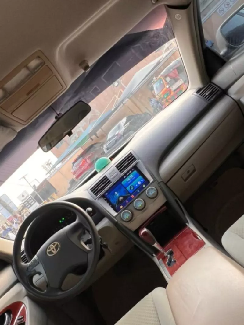 Toyota Camry   - 2009