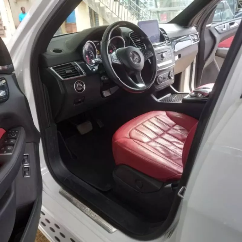 Mercedes-Benz GLS 450   - 2018