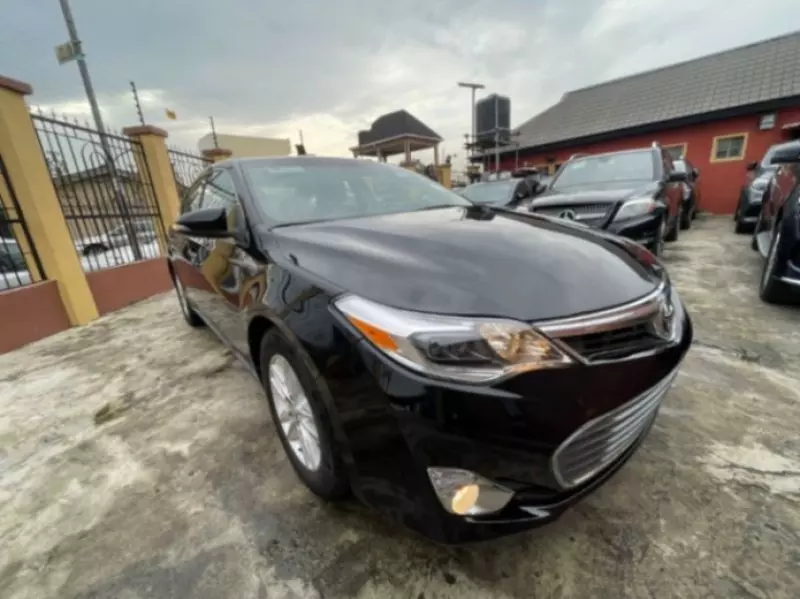 Toyota Avalon   - 2015