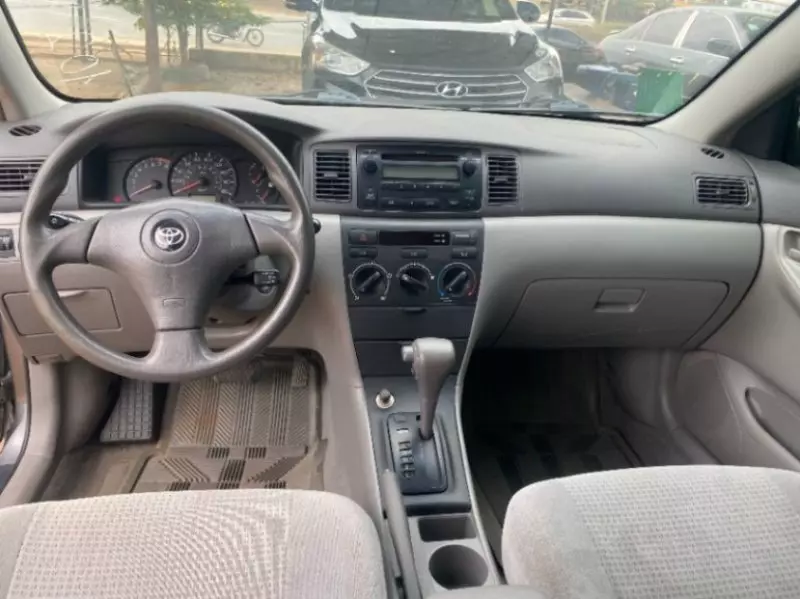 Toyota corolla   - 2006