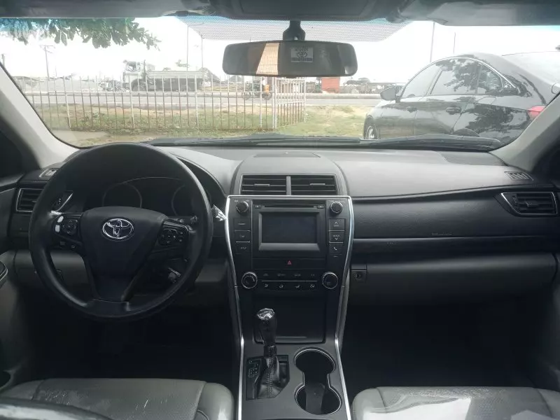 Toyota Camry   - 2016