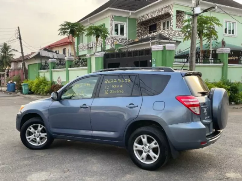 Toyota RAV4   - 2012