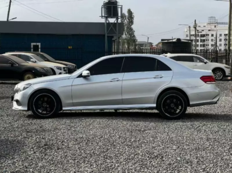 Mercedes-Benz E250 - 2013