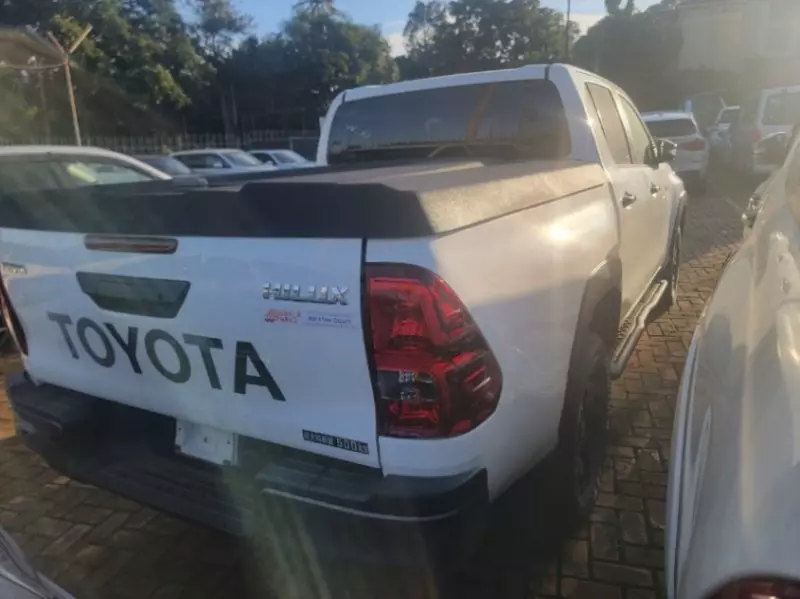 Toyota Hilux   - 2018