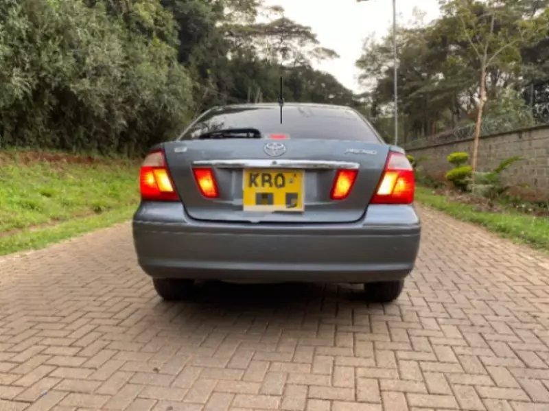 Toyota Premio    - 2005