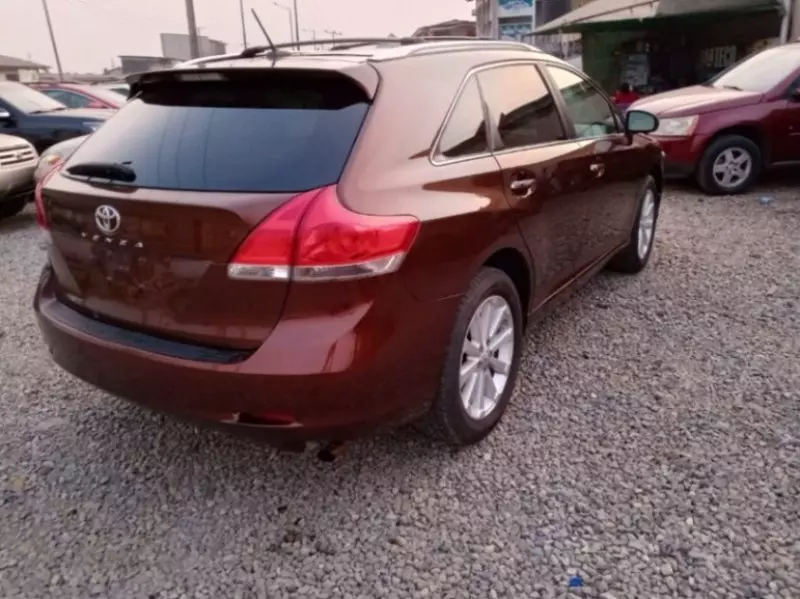 Toyota Venza   - 2011