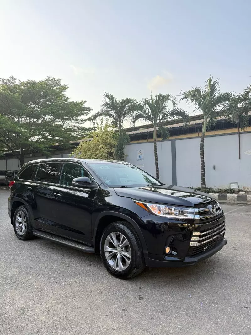 Toyota Highlander   - 2014
