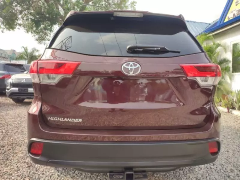 Toyota Highlander   - 2019