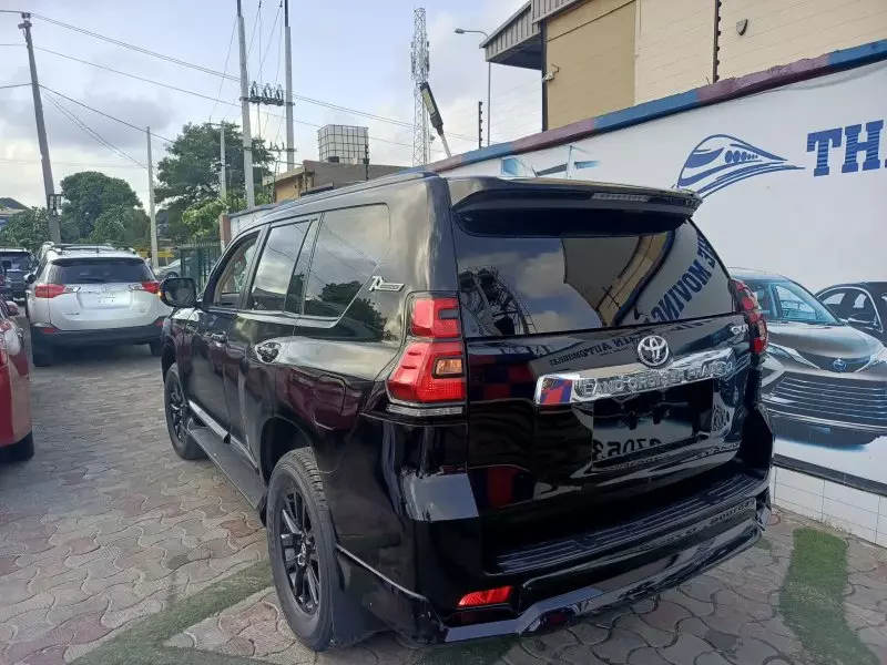 Toyota Landcruiser Prado   - 2024