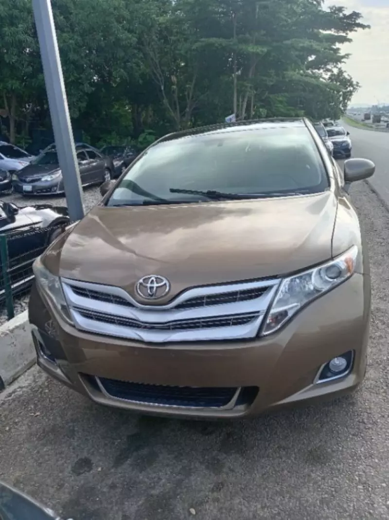 Toyota Venza   - 2013