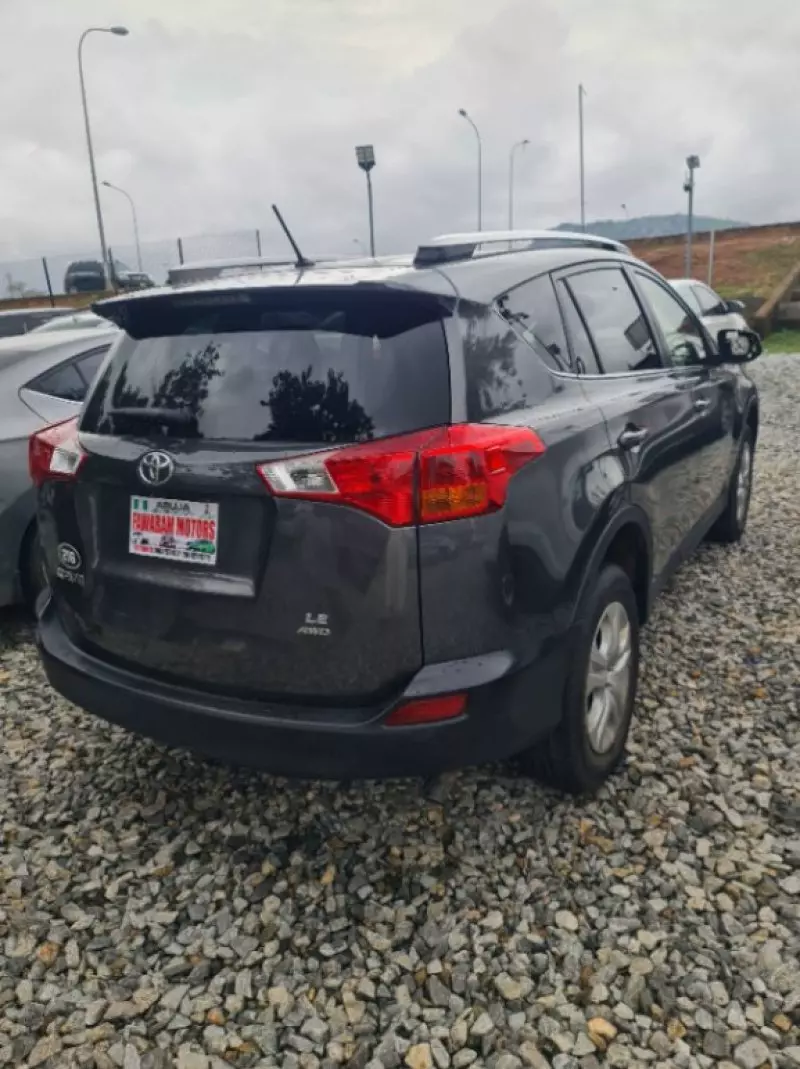 Toyota RAV4   - 2015
