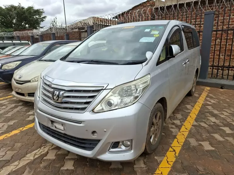 Toyota Alphard   - 2013
