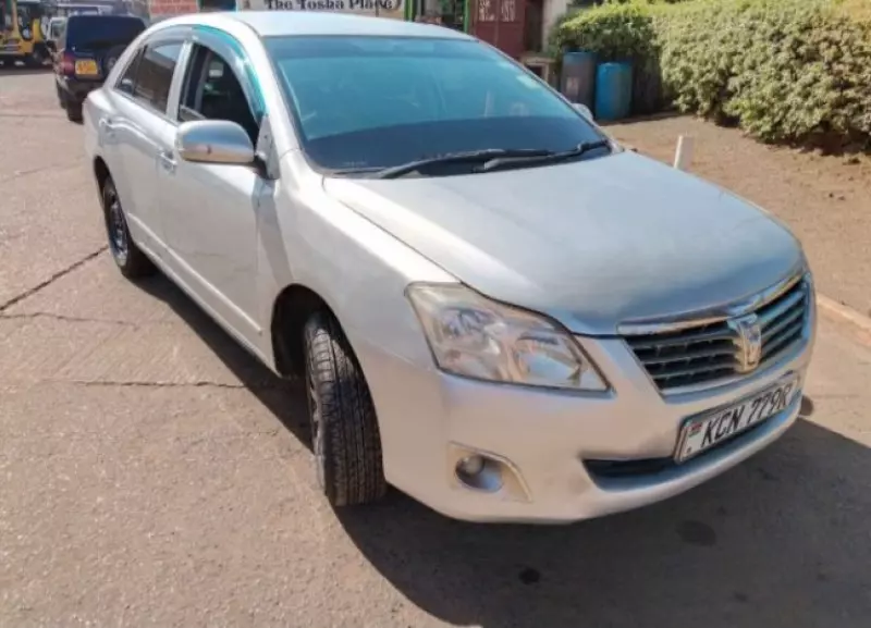 Toyota Premio    - 2013