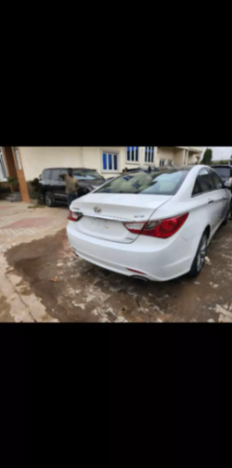 Hyundai Sonata   - 2012