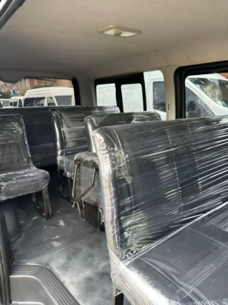 Toyota Hiace   - 2011