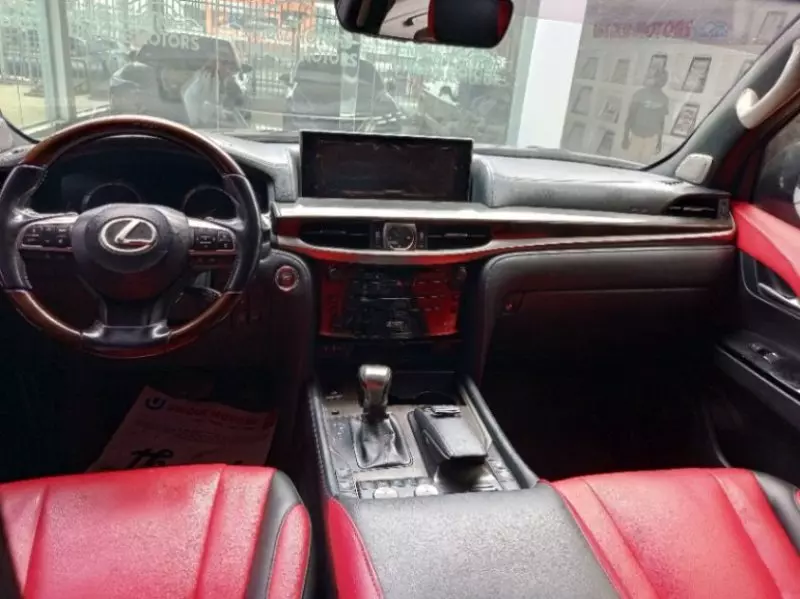 Lexus LX 570   - 2017
