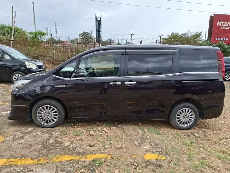 Toyota esquire   - 2016