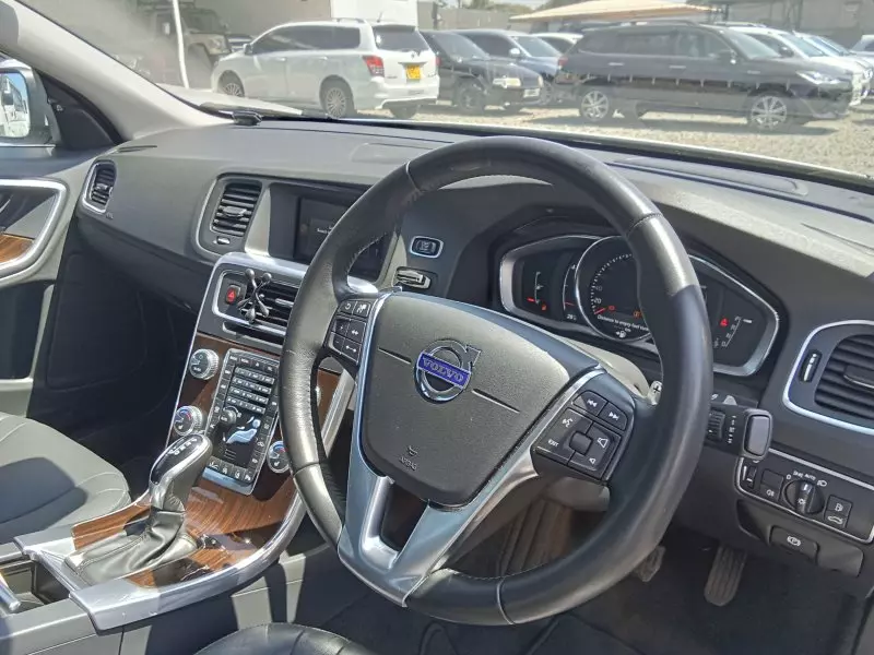 Volvo S60   - 2017