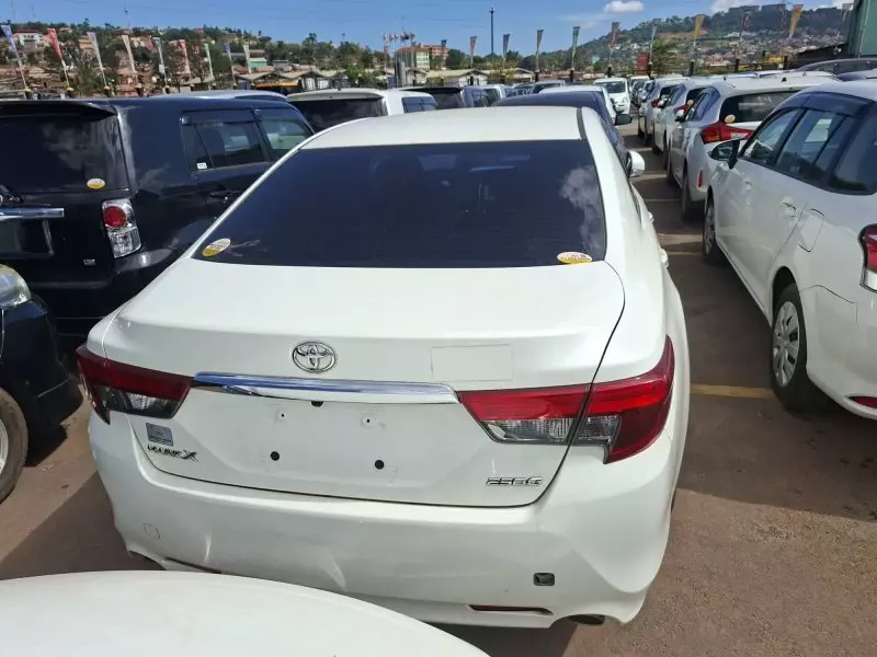 Toyota Mark X   - 2012