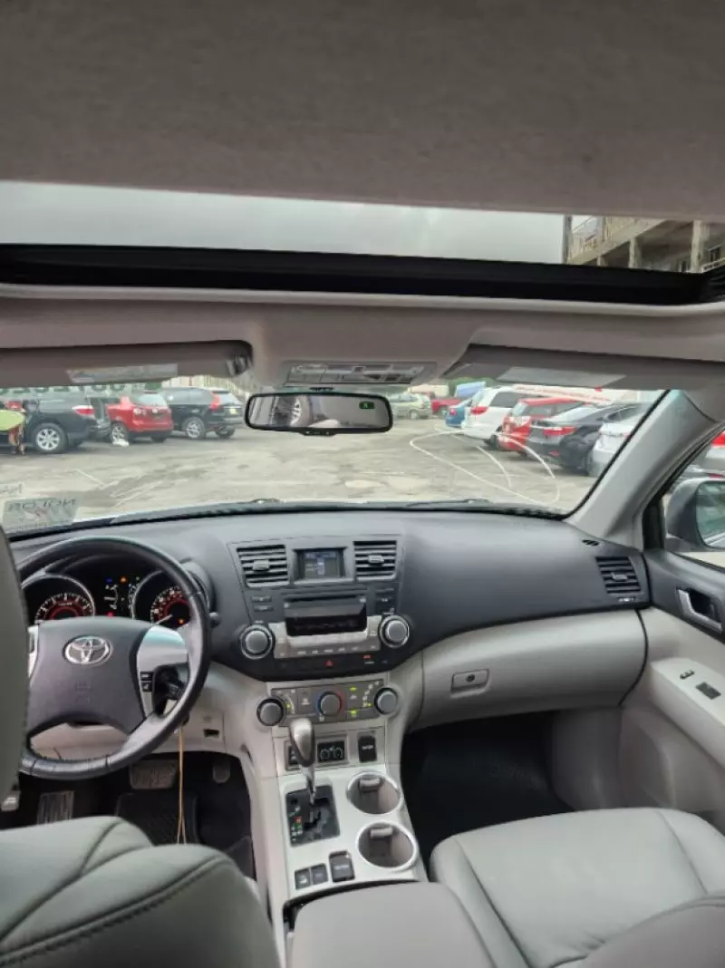 Toyota Highlander - 2012