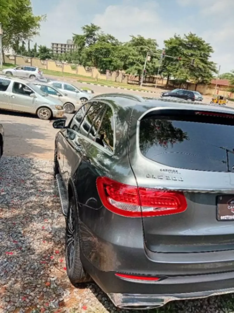Mercedes-Benz GLC 300   - 2018