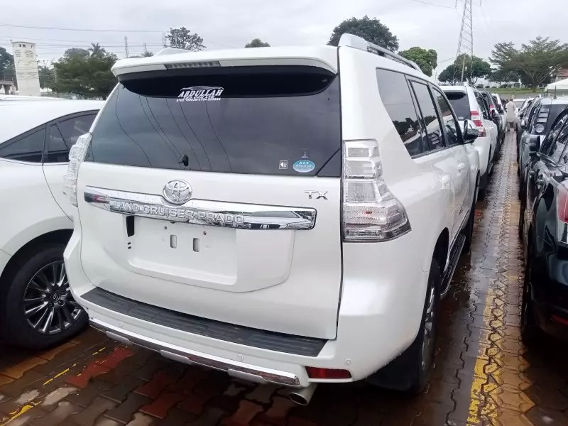 Toyota Landcruiser Prado   - 2016
