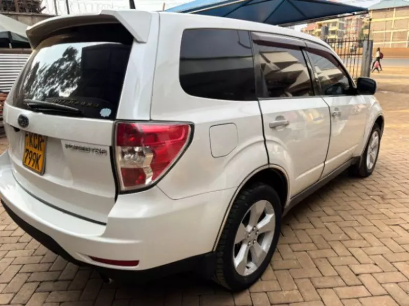 Subaru Forester   - 2011