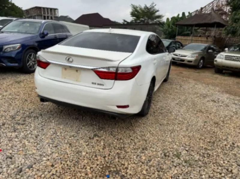 Lexus ES 350   - 2013