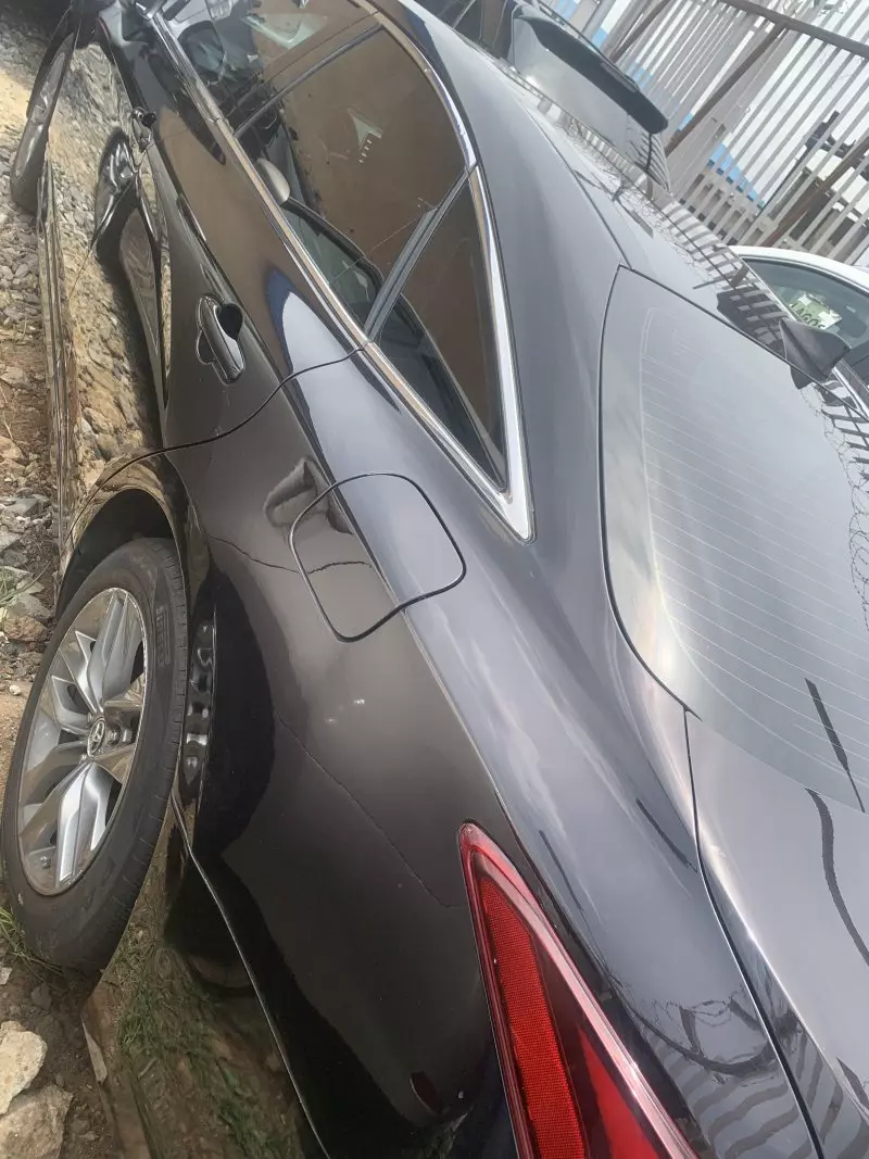 Toyota Avalon   - 2019