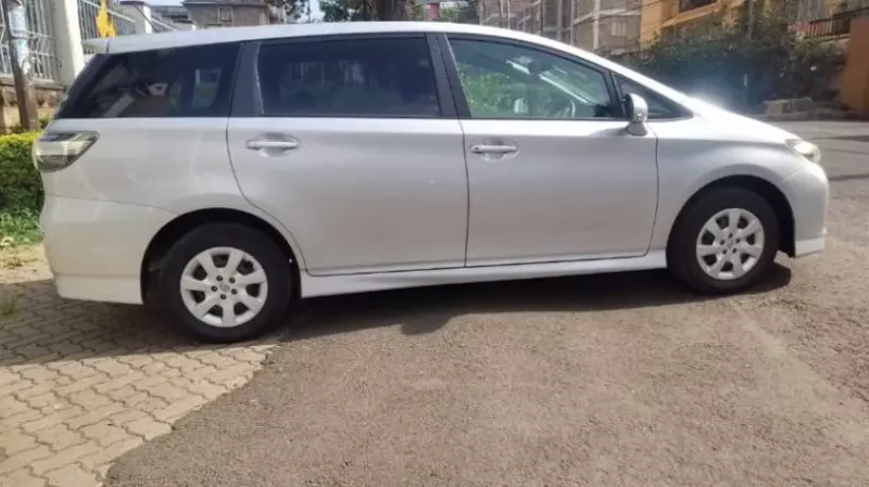 Toyota Wish   - 2016