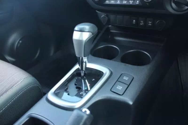 Toyota Hilux   - 2018