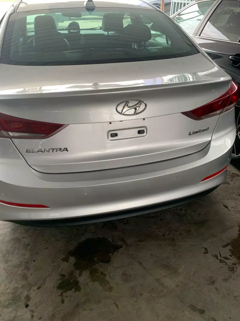 Hyundai Elantra   - 2018