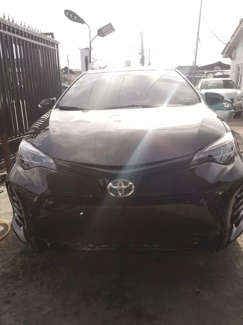 Toyota Corolla   - 2014
