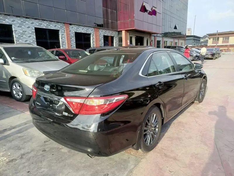 Toyota Camry   - 2017