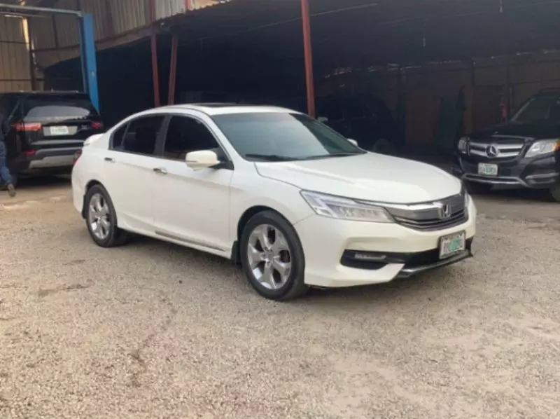 Honda Accord   - 2016