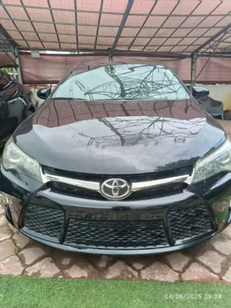 Toyota Camry   - 2017
