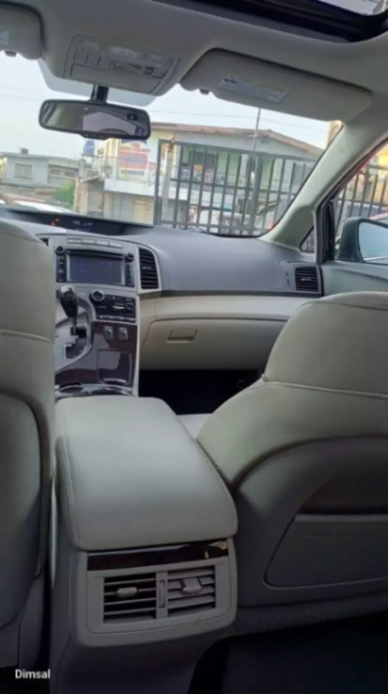 Toyota Venza   - 2013