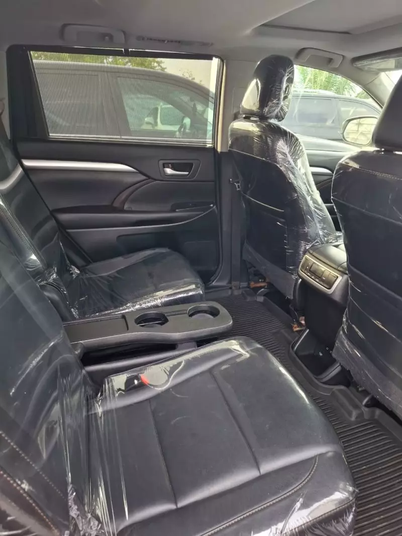 Toyota Highlander   - 2017