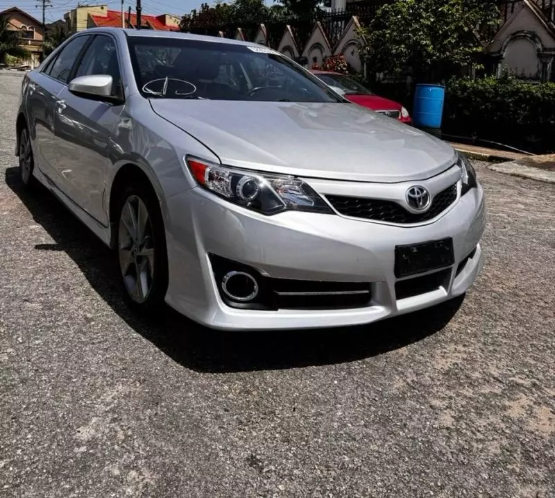 Toyota Camry   - 2013