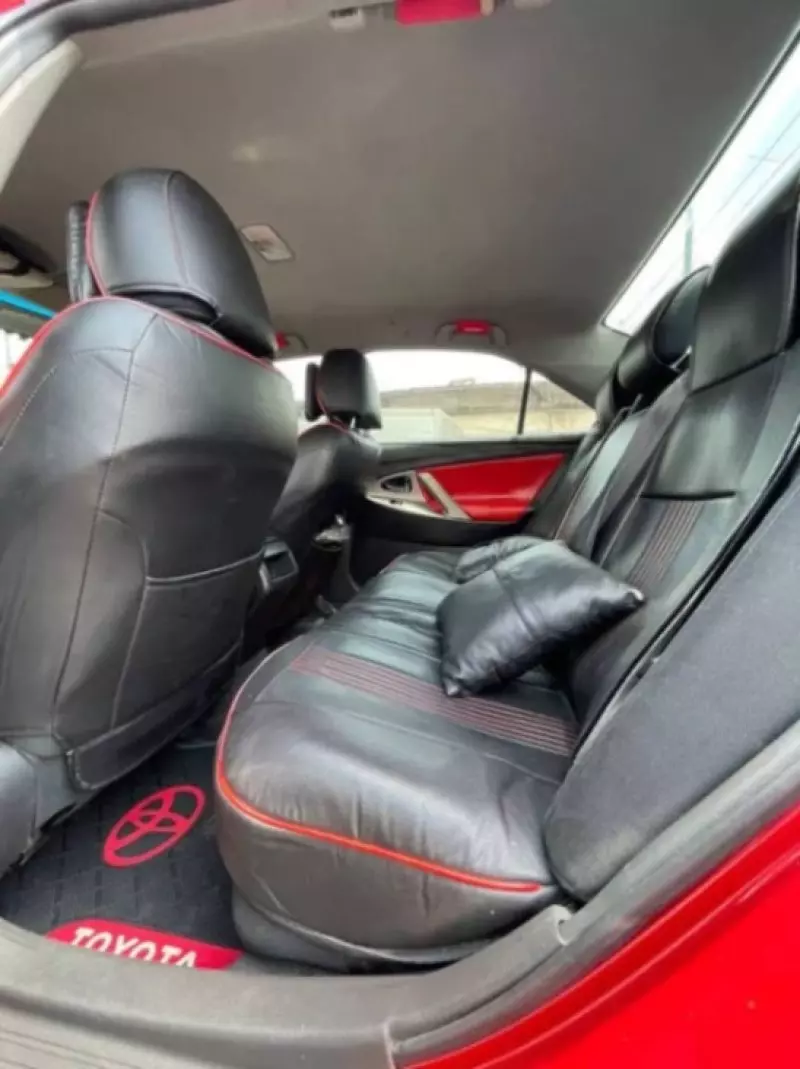 Toyota Camry   - 2010