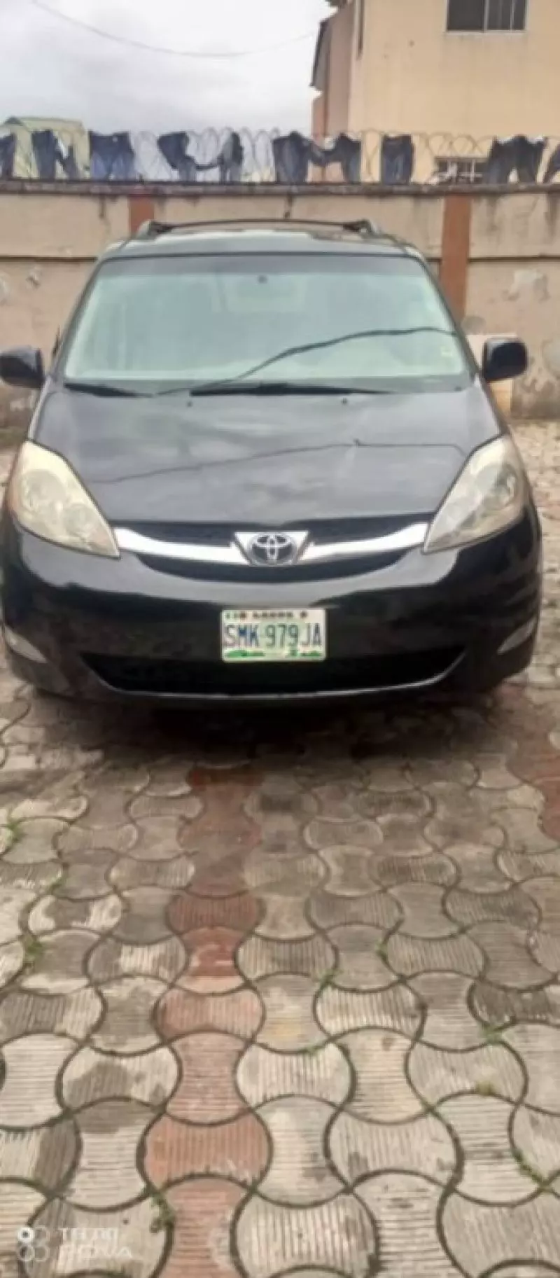 Toyota Sienna   - 2010