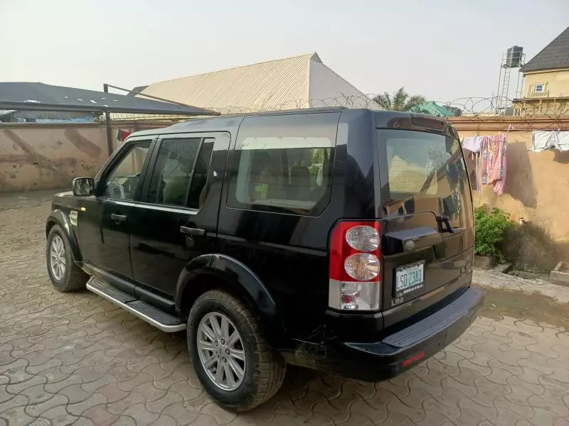 Land Rover  HSE LR4   - 2011