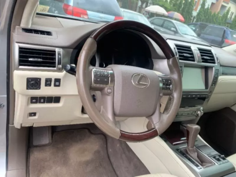 Lexus GS 460   - 2018