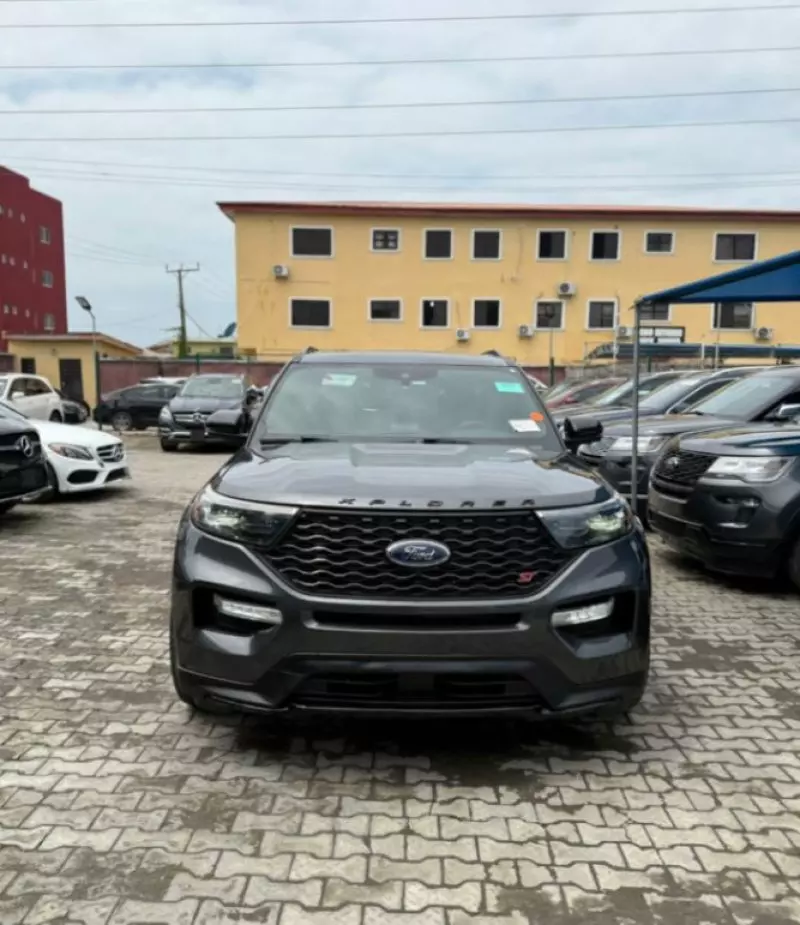 Ford Explorer   - 2020