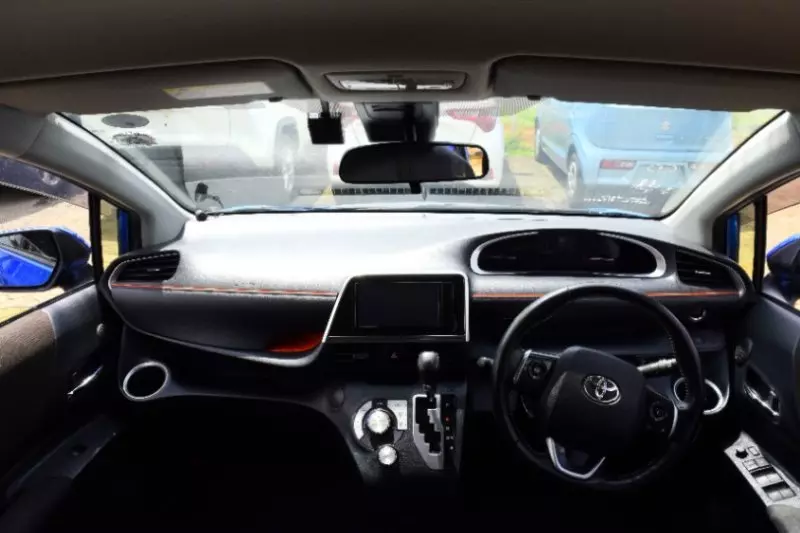 Toyota Sienta   - 2019