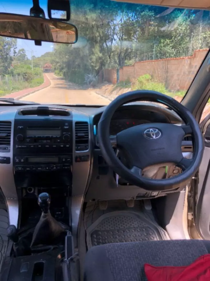 Toyota Land Cruiser   - 2005