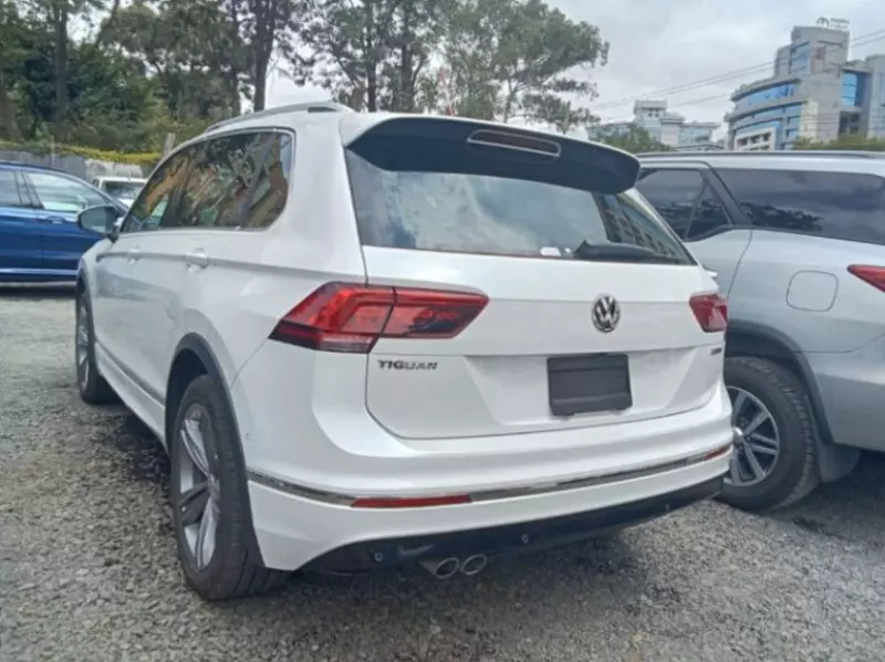 Volkswagen Tiguan   - 2018