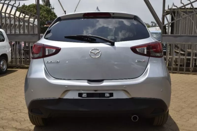 Mazda Demio   -